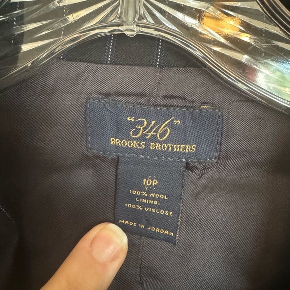 Like New: Women’s Brooks Brothers Dark Navy Pinstriped Jacket - Picture 4 of 6